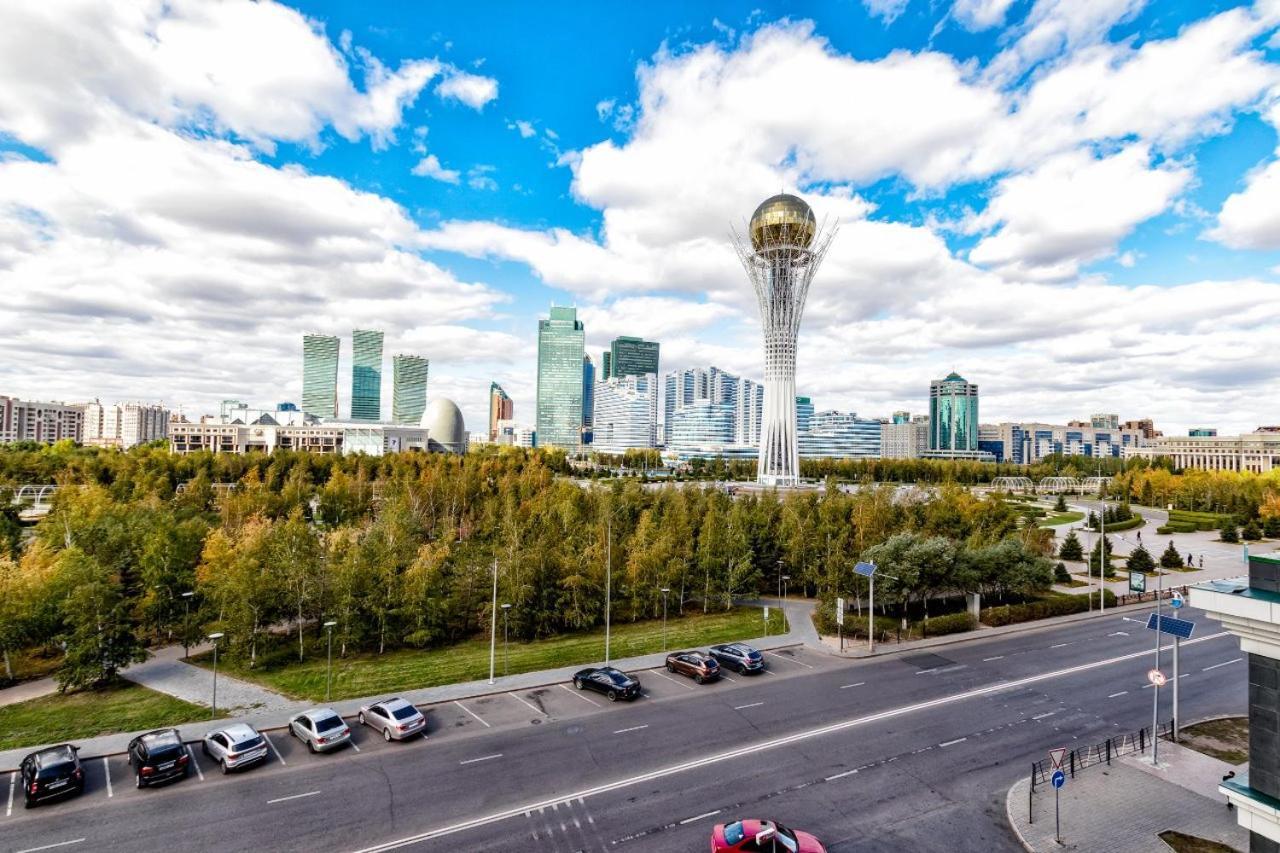 Апартаменты В Центре Левого Берега Astana Bagian luar foto