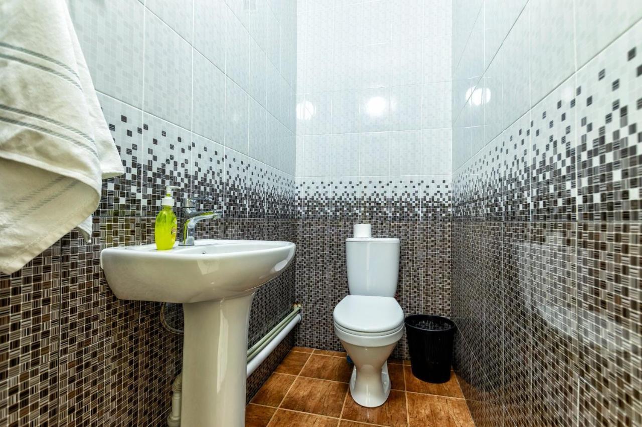 Апартаменты В Центре Левого Берега Astana Bagian luar foto
